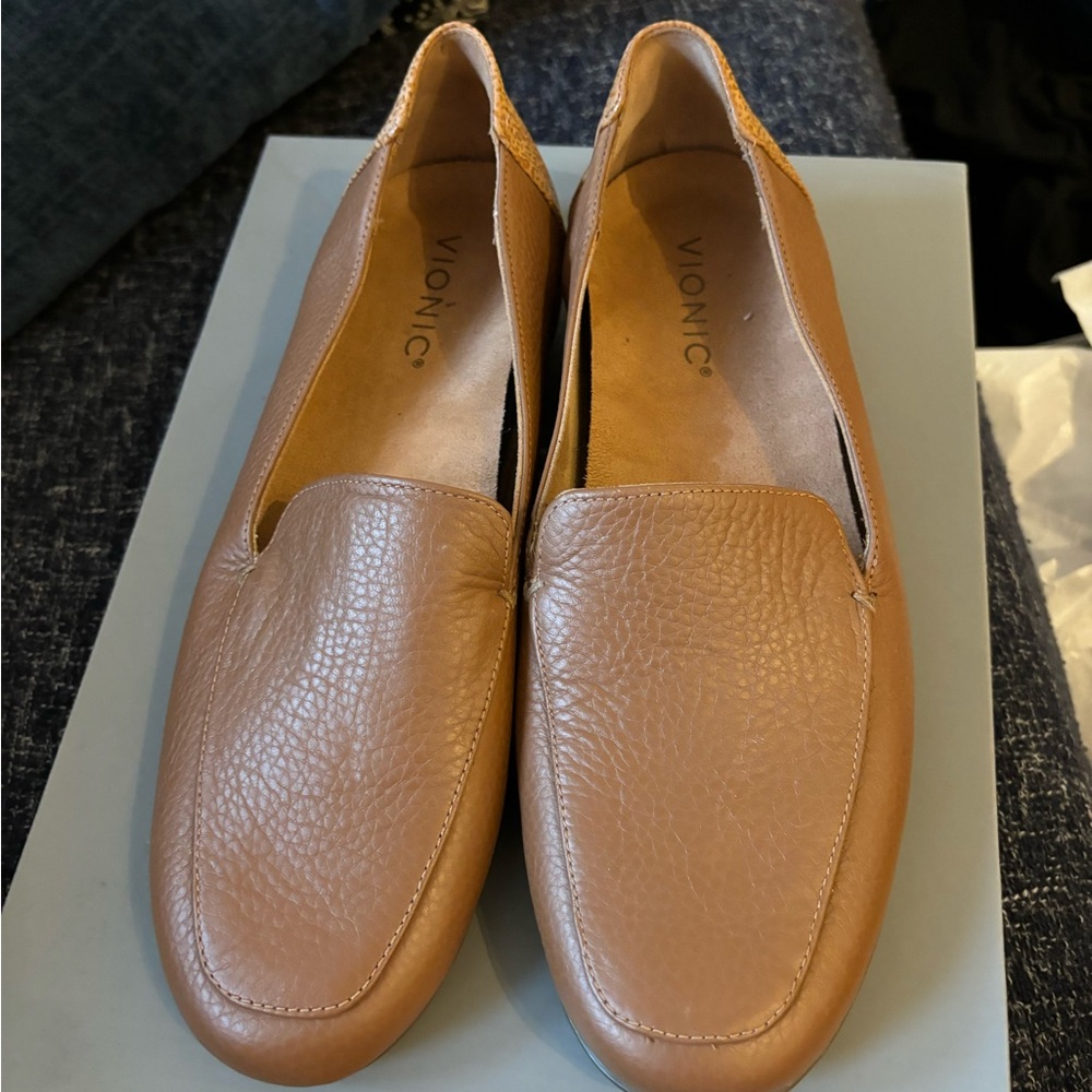 Vionic Elora loafer